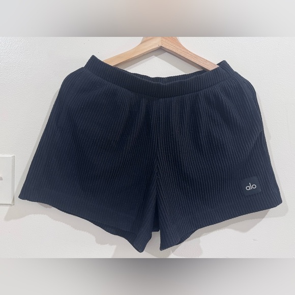 ALO Yoga Pants - ALO Yoga Women's Black Athletic Shorts